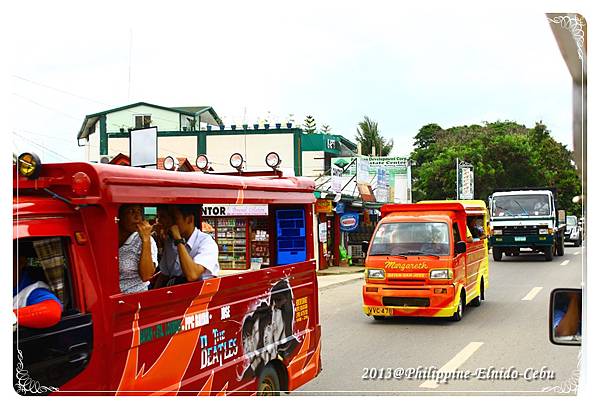 Jeepney 吉普尼 is convenient vehicle  in Philippine