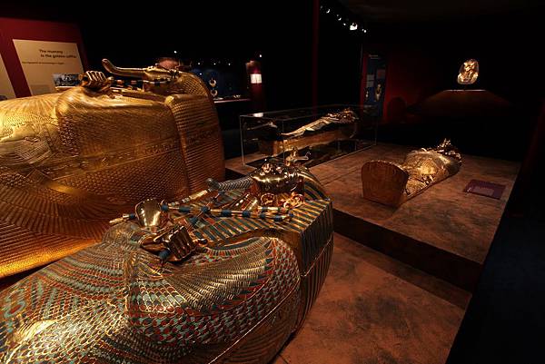 Tutankhamun_coffins_