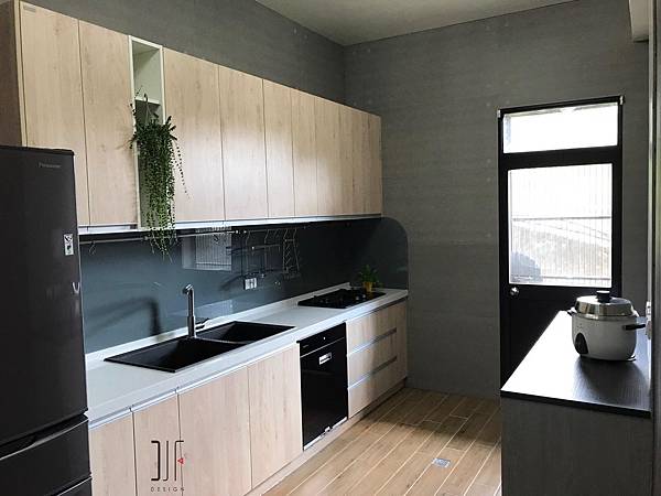 IMG_0037.JPG IMG_0037.JPG