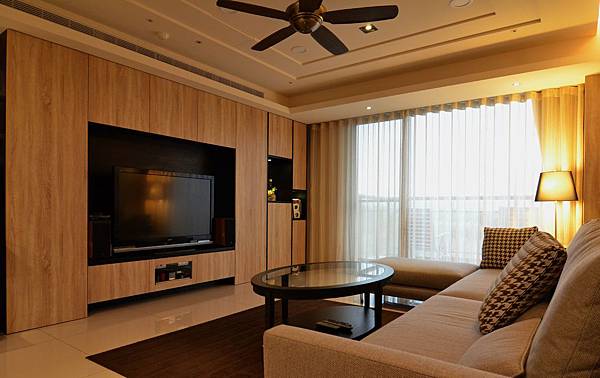 LEE_9720.JPG LEE_9720.JPG