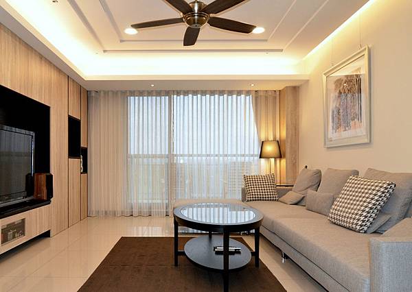 LEE_9716.JPG LEE_9716.JPG