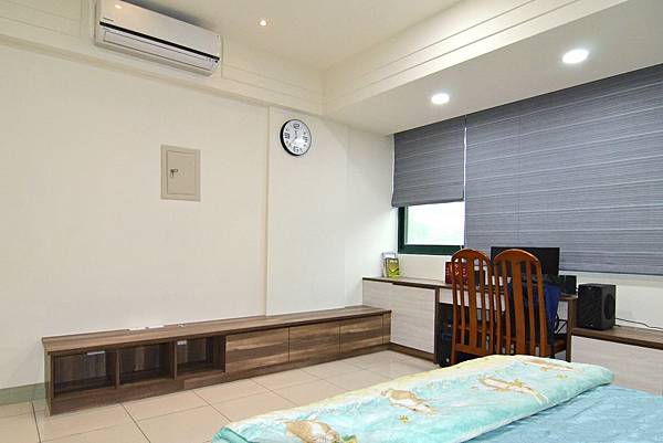 LEE_1423.JPG LEE_1423.JPG