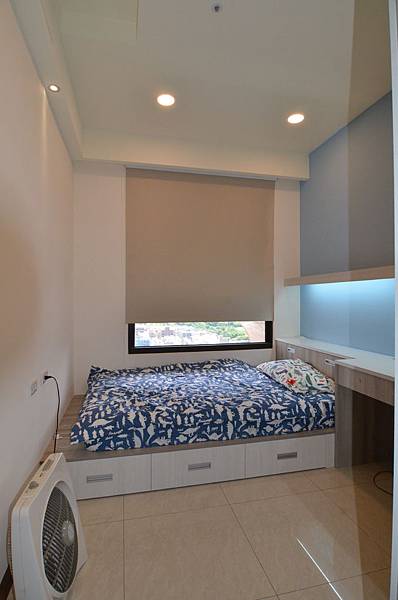 LPF_3001.JPG LPF_3001.JPG