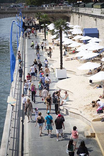 paris-plages-2-e1437663337650