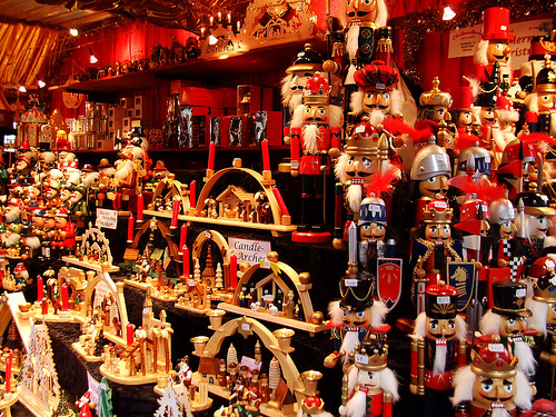 xmas-market-strasbourg-merchandise