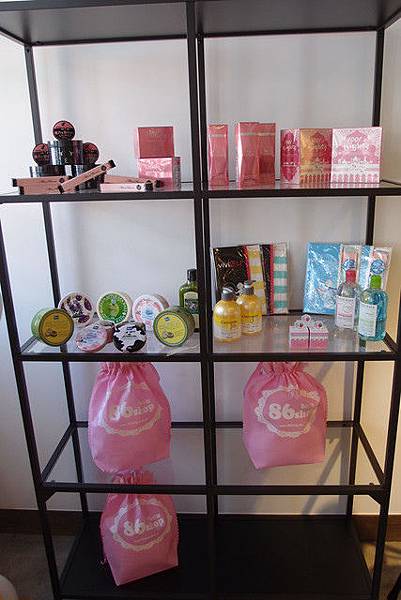 媽啊---一群正妹在86小舖士林店玩瘋了!! (10).jpg