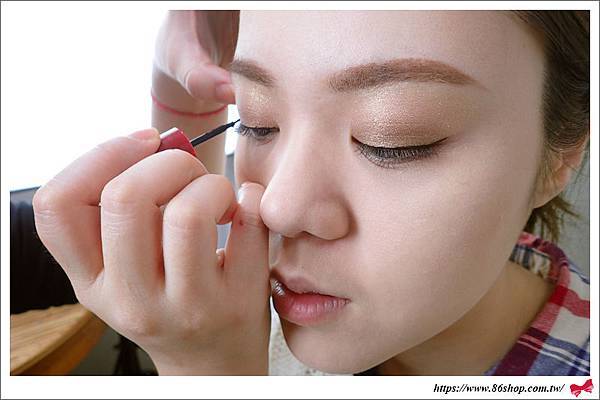 聖誕彩妝_蜜粉_珠光_眼影_韓國美妝 (21).jpg