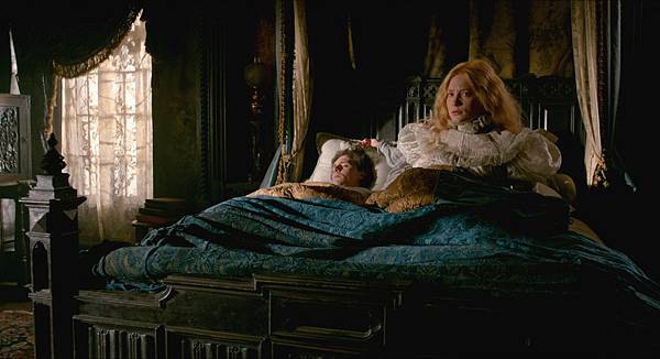 Crimson Peak 2015 (1080p Bluray x265 10bit AAC 7.1 Tigole) [UTR].mkv_20230715_152945.646.jpg