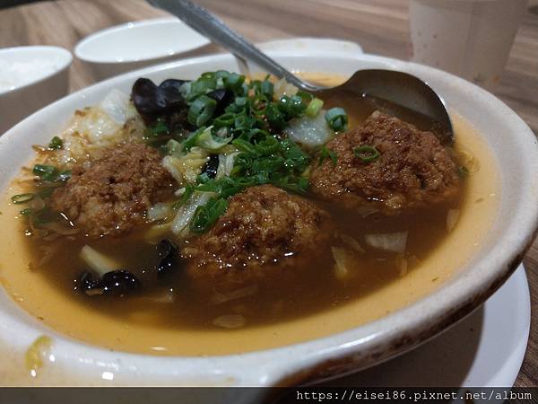 台北｜家常料理幸福滋味【春花微笑】私房紅燒獅子頭、鳳梨蝦球必