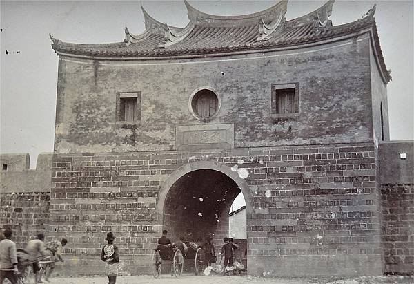 1280px-Beimen_the_North_Gate_of_Taipei_City.jpg