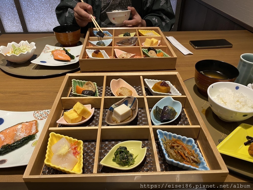 宮城｜鳴子溫泉【鳴子觀光飯店】住一晚，賞楓泡湯吃和牛！