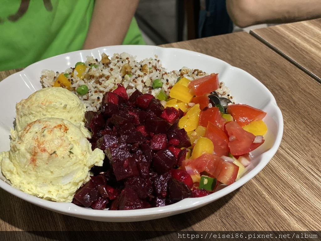 台北｜(二訪)美味傳統德國料理、健康蔬食早午餐【歐嬤德式美食