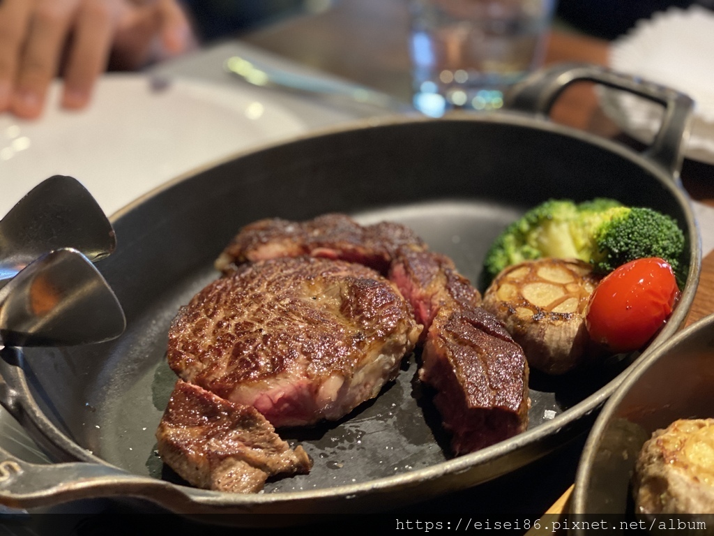 台北信義｜高CP值！近市府站【À Point 艾朋牛排餐酒館