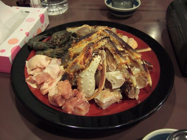 今天中午吃帝王蟹味噌火鍋