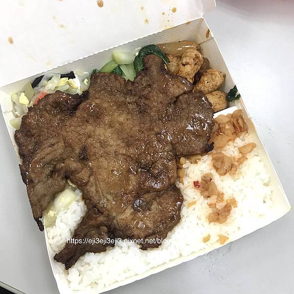 正忠排骨飯 排骨好吃 剛打開的樣子