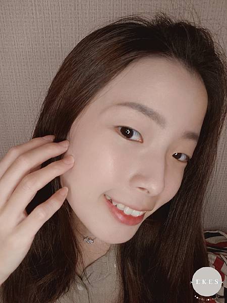 POETRYDANI霧感遮瑕隔離乳,瞬間提亮膚色,同時幫你養 試用