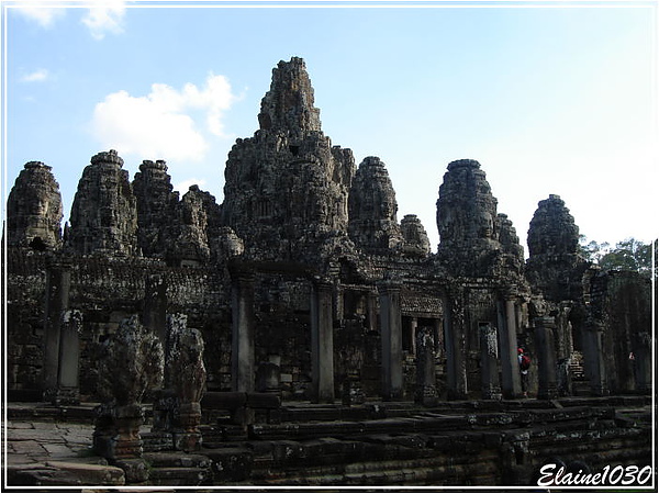 060502_28Angkor Thom_Bayon.jpg