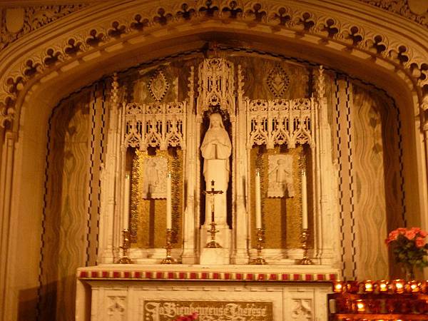 inside cathedral 10.JPG