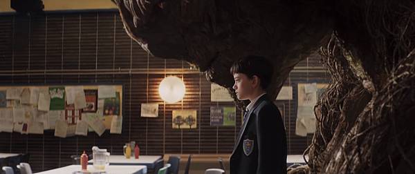 A-Monster-Calls-Trailer-Lewis-MacDougall.jpg