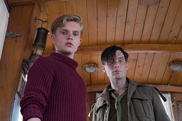 cillian-murphy-tom-glynn-carney.jpg