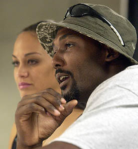 39) Karl Malone and wife, hunting for little Mexican girls