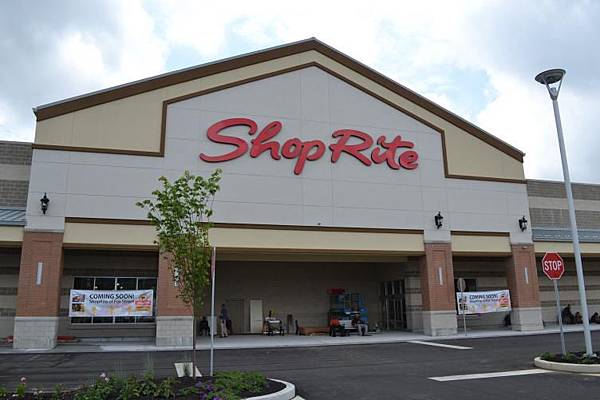 the-shoprite-at-the-heart-of-bakers-centre-will-open-august-1.752.502.s