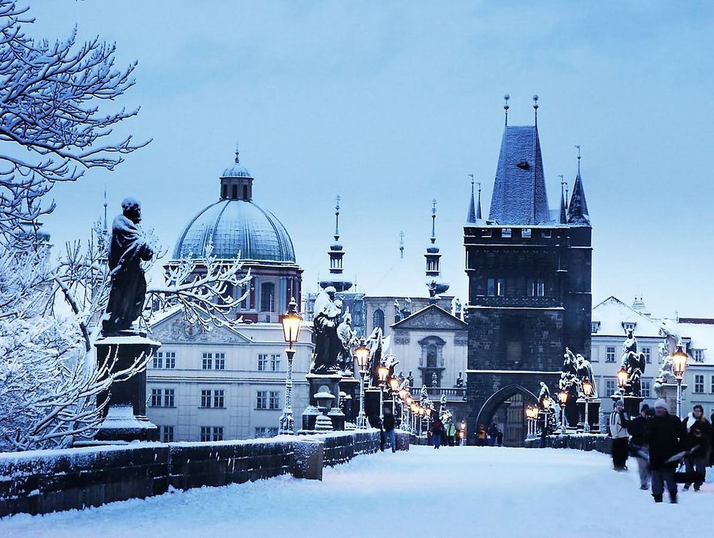 Snow-Over-The-Charles-Bridge-Prague.jpg