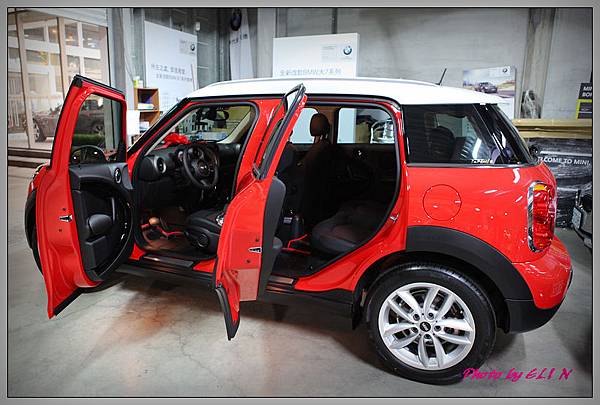 1020329-MINI Cooper Countryman-2