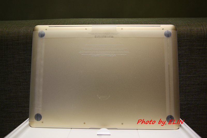 1050122-Apple MacBook-11.jpg