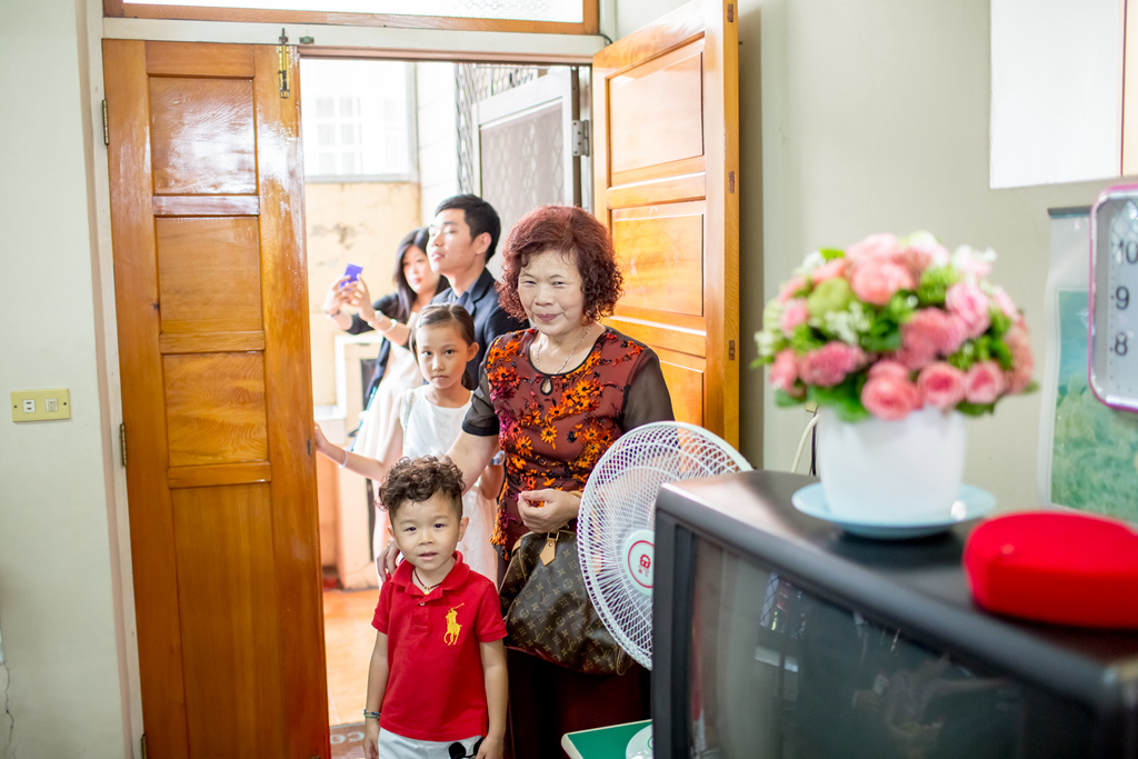 20婚攝尹林,婚攝阿斌師,婚禮紀錄,北部婚攝,中部婚攝,南部婚攝,台北婚攝,台北婚禮紀錄,台中婚攝,台中婚禮紀錄,台南婚攝,台南婚禮紀錄,高雄婚攝,高雄婚禮紀錄,台東婚攝,雲林婚攝,虎尾婚攝,優質婚攝,口碑婚攝,結婚,訂婚,教堂婚禮,教會婚禮,海外婚禮,weddingday,非常婚禮, 板原日式料理,板原,訂婚,午宴,浪漫進場,開心大合照15-09-13-10h32m00.jpg 20婚攝尹林,婚攝阿斌師,婚禮紀錄,北部婚攝,中部婚攝,南部婚攝,台北婚攝,台北婚禮紀錄,台中婚攝,台中婚禮紀錄,台南婚攝,台南婚禮紀錄,高雄婚攝,高雄婚禮紀錄,台東婚攝,雲林婚攝,虎尾婚攝,優質婚攝,口碑婚攝,結婚,訂婚,教堂婚禮,教會婚禮,海外婚禮,weddingday,非常婚禮, 板原日式料理,板原,訂婚,午宴,浪漫進場,開心大合照15-09-13-10h32m00.jpg