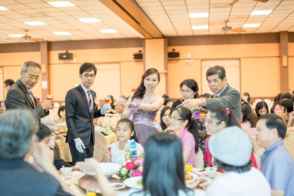 20婚攝尹林,婚攝阿斌師,婚禮紀錄,北部婚攝,中部婚攝,南部婚攝,台北婚攝,台北婚禮紀錄,台中婚攝,台中婚禮紀錄,台南婚攝,台南婚禮紀錄,高雄婚攝,高雄婚禮紀錄,台東婚攝,雲林婚攝,虎尾婚攝,優質婚攝,口碑婚攝,結婚,訂婚,教堂婚禮,教會婚禮,海外婚禮,weddingday,非常婚禮, 板原日式料理,板原,訂婚,午宴,浪漫進場,開心大合照15-09-13-13h48m16.jpg 2婚攝尹林,婚攝阿斌師,婚禮紀錄,北部婚攝,中部婚攝,南部婚攝,台北婚攝,台北婚禮紀錄,台中婚攝,台中婚禮紀錄,台南婚攝,台南婚禮紀錄,高雄婚攝,高雄婚禮紀錄,台東婚攝,雲林婚攝,虎尾婚攝,優質婚攝,口碑婚攝,結婚,訂婚,教堂婚禮,教會婚禮,海外婚禮,weddingday,非常婚禮, 板原日式料理,板原,訂婚,午宴,浪漫進場,開心大合照015-09-13-13h48m16.jpg