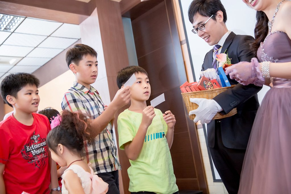 2婚攝尹林,婚攝阿斌師,婚禮紀錄,北部婚攝,中部婚攝,南部婚攝,台北婚攝,台北婚禮紀錄,台中婚攝,台中婚禮紀錄,台南婚攝,台南婚禮紀錄,高雄婚攝,高雄婚禮紀錄,台東婚攝,雲林婚攝,虎尾婚攝,優質婚攝,口碑婚攝,結婚,訂婚,教堂婚禮,教會婚禮,海外婚禮,weddingday,非常婚禮, 板原日式料理,板原,訂婚,午宴,浪漫進場,開心大合照015-09-13-13h51m48.jpg 2婚攝尹林,婚攝阿斌師,婚禮紀錄,北部婚攝,中部婚攝,南部婚攝,台北婚攝,台北婚禮紀錄,台中婚攝,台中婚禮紀錄,台南婚攝,台南婚禮紀錄,高雄婚攝,高雄婚禮紀錄,台東婚攝,雲林婚攝,虎尾婚攝,優質婚攝,口碑婚攝,結婚,訂婚,教堂婚禮,教會婚禮,海外婚禮,weddingday,非常婚禮, 板原日式料理,板原,訂婚,午宴,浪漫進場,開心大合照015-09-13-13h51m48.jpg