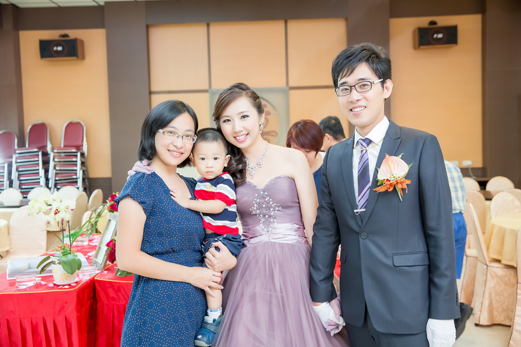 20婚攝尹林,婚攝阿斌師,婚禮紀錄,北部婚攝,中部婚攝,南部婚攝,台北婚攝,台北婚禮紀錄,台中婚攝,台中婚禮紀錄,台南婚攝,台南婚禮紀錄,高雄婚攝,高雄婚禮紀錄,台東婚攝,雲林婚攝,虎尾婚攝,優質婚攝,口碑婚攝,結婚,訂婚,教堂婚禮,教會婚禮,海外婚禮,weddingday,非常婚禮, 板原日式料理,板原,訂婚,午宴,浪漫進場,開心大合照15-09-13-14h08m26.jpg 2婚攝尹林,婚攝阿斌師,婚禮紀錄,北部婚攝,中部婚攝,南部婚攝,台北婚攝,台北婚禮紀錄,台中婚攝,台中婚禮紀錄,台南婚攝,台南婚禮紀錄,高雄婚攝,高雄婚禮紀錄,台東婚攝,雲林婚攝,虎尾婚攝,優質婚攝,口碑婚攝,結婚,訂婚,教堂婚禮,教會婚禮,海外婚禮,weddingday,非常婚禮, 板原日式料理,板原,訂婚,午宴,浪漫進場,開心大合照015-09-13-14h08m26.jpg