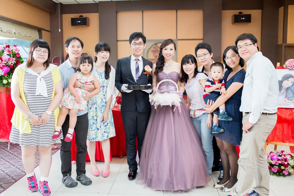 2婚攝尹林,婚攝阿斌師,婚禮紀錄,北部婚攝,中部婚攝,南部婚攝,台北婚攝,台北婚禮紀錄,台中婚攝,台中婚禮紀錄,台南婚攝,台南婚禮紀錄,高雄婚攝,高雄婚禮紀錄,台東婚攝,雲林婚攝,虎尾婚攝,優質婚攝,口碑婚攝,結婚,訂婚,教堂婚禮,教會婚禮,海外婚禮,weddingday,非常婚禮, 板原日式料理,板原,訂婚,午宴,浪漫進場,開心大合照015-09-13-14h23m44.jpg 婚攝尹林,婚攝阿斌師,婚禮紀錄,北部婚攝,中部婚攝,南部婚攝,台北婚攝,台北婚禮紀錄,台中婚攝,台中婚禮紀錄,台南婚攝,台南婚禮紀錄,高雄婚攝,高雄婚禮紀錄,台東婚攝,雲林婚攝,虎尾婚攝,優質婚攝,口碑婚攝,結婚,訂婚,教堂婚禮,教會婚禮,海外婚禮,weddingday,非常婚禮, 板原日式料理,板原,訂婚,午宴,浪漫進場,開心大合照2015-09-13-14h23m44.jpg