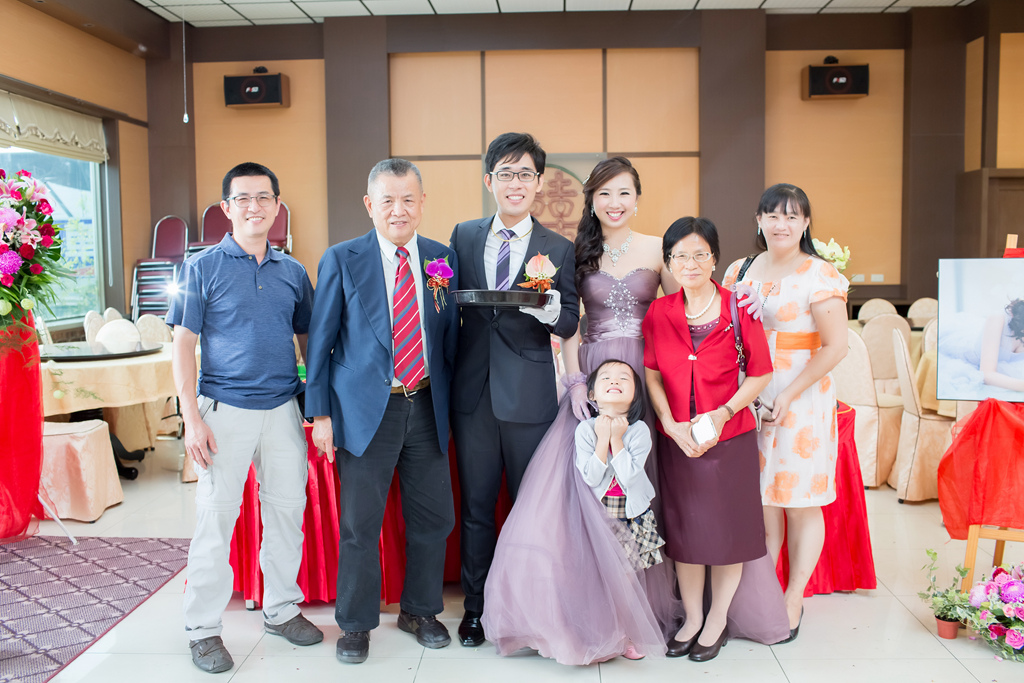 婚攝尹林,婚攝阿斌師,婚禮紀錄台中婚攝,台中婚禮紀錄,台南婚攝,台南婚禮紀錄,高雄婚攝,高雄婚禮紀錄,台東婚攝,雲林婚攝,虎尾婚攝,優質婚攝,口碑婚攝,結婚,訂婚,教堂婚禮,教會婚禮,海外婚禮,weddingday,非常婚禮, 板原日式料理,板原,訂婚,午宴,浪漫進場,開心大合照15-09-13-14h27m36.jpg 婚攝尹林,婚攝阿斌師,婚禮紀錄台中婚攝,台中婚禮紀錄,台南婚攝,台南婚禮紀錄,高雄婚攝,高雄婚禮紀錄,台東婚攝,雲林婚攝,虎尾婚攝,優質婚攝,口碑婚攝,結婚,訂婚,教堂婚禮,教會婚禮,海外婚禮,weddingday,非常婚禮, 板原日式料理,板原,訂婚,午宴,浪漫進場,開心大合照