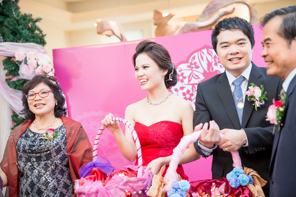 2婚攝,屏東婚攝,屏東婚禮紀錄,婚攝尹林婚禮,婚攝阿斌師,婚禮紀錄,婚禮錄影,南部婚攝,高雄婚攝,高雄婚禮紀錄,台南婚攝,台南婚禮紀錄,優質婚攝,口碑婚攝,結婚,台東那魯灣大飯店,結婚,午宴015-10-10-14h22m44.jpg 2婚攝,屏東婚攝,屏東婚禮紀錄,婚攝尹林婚禮,婚攝阿斌師,婚禮紀錄,婚禮錄影,南部婚攝,高雄婚攝,高雄婚禮紀錄,台南婚攝,台南婚禮紀錄,優質婚攝,口碑婚攝,結婚,台東那魯灣大飯店,結婚,午宴015-10-10-14h22m44.jpg