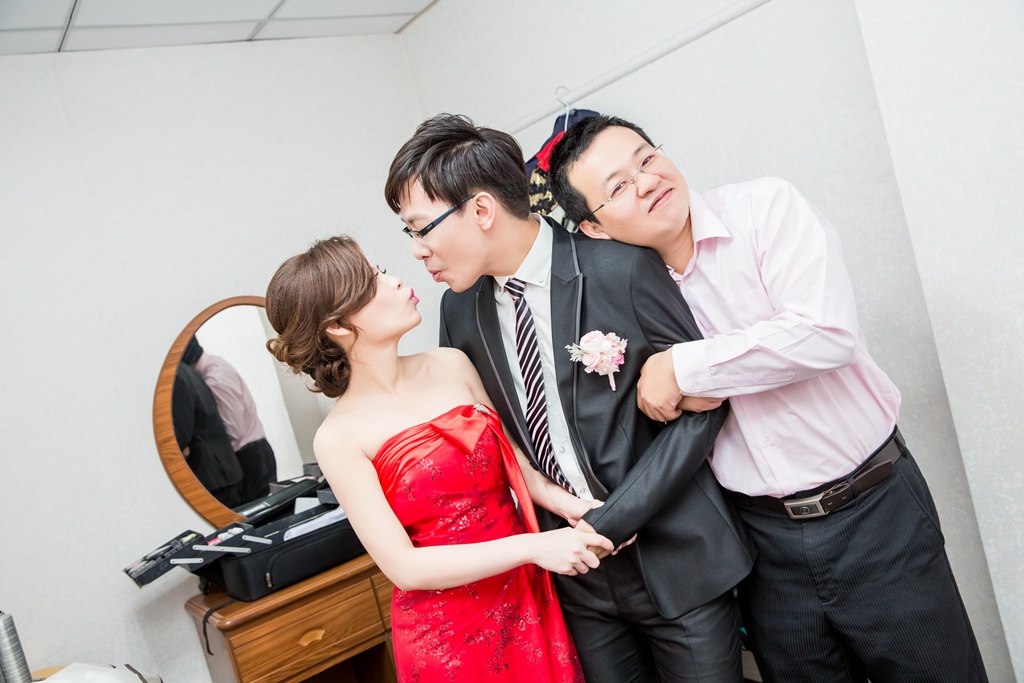 婚攝尹林,婚攝阿斌師,婚禮紀錄,北部婚攝,中部婚攝,南部婚攝,台北婚攝,台北婚禮紀錄,台中婚攝,台中婚禮紀錄,台南婚攝,台南婚禮紀錄,高雄婚攝,高雄婚禮紀錄,優質婚攝,口碑婚攝,結婚,訂婚,教堂婚禮,教會婚禮,海外婚禮,weddingday, 嘉義婚攝,嘉義布袋,布袋英賓,英賓海產,歸寧午宴 2015-10-11-11h49m50.jpg 婚攝尹林,婚攝阿斌師,婚禮紀錄,北部婚攝,中部婚攝,南部婚攝,台北婚攝,台北婚禮紀錄,台中婚攝,台中婚禮紀錄,台南婚攝,台南婚禮紀錄,高雄婚攝,高雄婚禮紀錄,優質婚攝,口碑婚攝,結婚,訂婚,教堂婚禮,教會婚禮,海外婚禮,weddingday, 嘉義婚攝,嘉義布袋,布袋英賓,英賓海產,歸寧午宴 2015-10-11-11h49m50.jpg