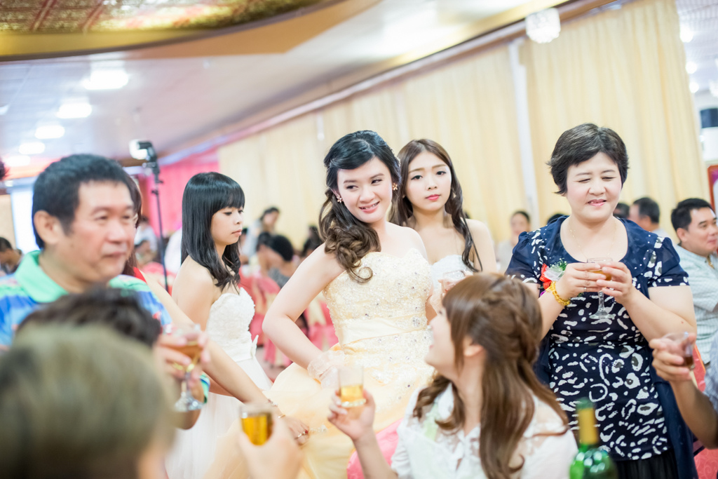 2015-10-18-14h19m31.jpg 婚攝尹林婚禮,婚攝阿斌師,婚禮紀錄,婚禮錄影,南部婚攝,高雄婚攝,高雄婚禮紀錄,屏東婚攝,屏東婚禮紀錄,台南婚攝,台南婚禮寄錄,優質婚攝,口碑婚攝,結婚,訂婚,教堂婚禮,教會婚禮,龍鳳樓,結婚,午宴,迎娶車隊2015-10-18-14h19m31.jpg