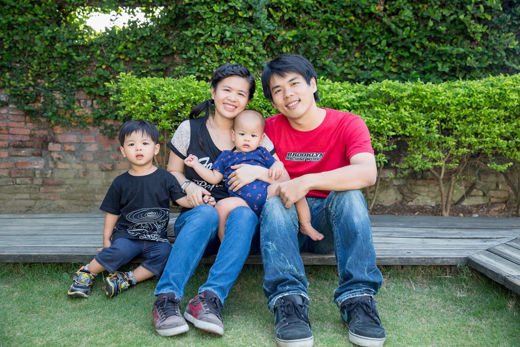 尹林全家福拍攝,阿斌師,台南全家福攝影,台南全家福,高雄全家福攝影,南部全家福攝影,高雄兒童攝影, 屏東兒童攝影,屏東兒童寫真, 嘉義全家福攝影,嘉義全家福拍寶寶,滿月拍,抓周,拍小孩,寶寶童話,全家福,到府拍攝,幸福時光,台南安平蚵灰窯,夕張所,紅樹林河堤2015-11-16-14h47m58.jpg 尹林全家福拍攝,阿斌師,台南全家福攝影,台南全家福,高雄全家福攝影,南部全家福攝影,高雄兒童攝影, 屏東兒童攝影,屏東兒童寫真, 嘉義全家福攝影,嘉義全家福拍寶寶,滿月拍,抓周,拍小孩,寶寶童話,全家福,到府拍攝,幸福時光,台南安平蚵灰窯,夕張所,紅樹林河堤2015-11-16-14h47m58.jpg