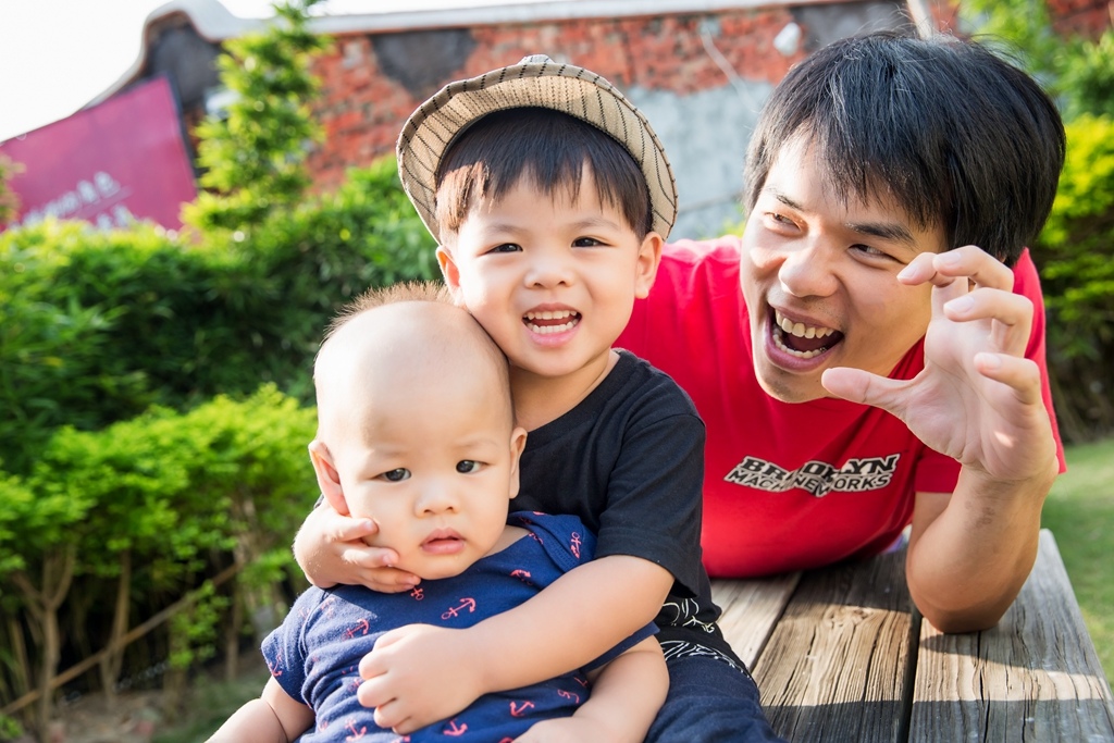 尹林全家福拍攝,阿斌師,台南全家福攝影,台南全家福,高雄全家福攝影,南部全家福攝影,高雄兒童攝影, 屏東兒童攝影,屏東兒童寫真, 嘉義全家福攝影,嘉義全家福拍寶寶,滿月拍,抓周,拍小孩,寶寶童話,全家福,到府拍攝,幸福時光,台南安平蚵灰窯,夕張所,紅樹林河堤2015-11-16-14h53m32.jpg 尹林全家福拍攝,阿斌師,台南全家福攝影,台南全家福,高雄全家福攝影,南部全家福攝影,高雄兒童攝影, 屏東兒童攝影,屏東兒童寫真, 嘉義全家福攝影,嘉義全家福拍寶寶,滿月拍,抓周,拍小孩,寶寶童話,全家福,到府拍攝,幸福時光,台南安平蚵灰窯,夕張所,紅樹林河堤2015-11-16-14h53m32.jpg