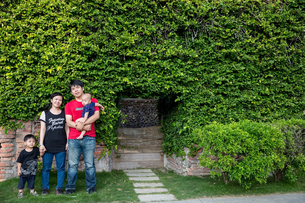 尹林全家福拍攝,阿斌師,台南全家福攝影,台南全家福,高雄全家福攝影,南部全家福攝影,高雄兒童攝影, 屏東兒童攝影,屏東兒童寫真, 嘉義全家福攝影,嘉義全家福拍寶寶,滿月拍,抓周,拍小孩,寶寶童話,全家福,到府拍攝,幸福時光,台南安平蚵灰窯,夕張所,紅樹林河堤2015-11-16-15h42m36.jpg 尹林全家福拍攝,阿斌師,台南全家福攝影,台南全家福,高雄全家福攝影,南部全家福攝影,高雄兒童攝影, 屏東兒童攝影,屏東兒童寫真, 嘉義全家福攝影,嘉義全家福拍寶寶,滿月拍,抓周,拍小孩,寶寶童話,全家福,到府拍攝,幸福時光,台南安平蚵灰窯,夕張所,紅樹林河堤2015-11-16-15h42m36.jpg