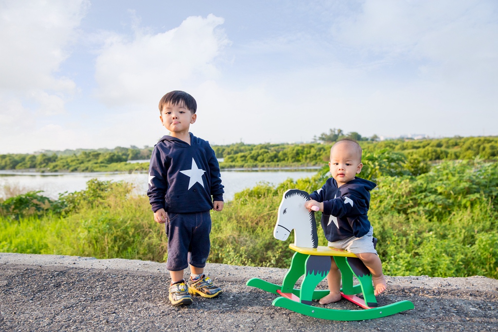 尹林全家福拍攝,阿斌師,台南全家福攝影,台南全家福,高雄全家福攝影,南部全家福攝影,高雄兒童攝影, 屏東兒童攝影,屏東兒童寫真, 嘉義全家福攝影,嘉義全家福拍寶寶,滿月拍,抓周,拍小孩,寶寶童話,全家福,到府拍攝,幸福時光,台南安平蚵灰窯,夕張所,紅樹林河堤2015-11-16-16h02m52.jpg 尹林全家福拍攝,阿斌師,台南全家福攝影,台南全家福,高雄全家福攝影,南部全家福攝影,高雄兒童攝影, 屏東兒童攝影,屏東兒童寫真, 嘉義全家福攝影,嘉義全家福拍寶寶,滿月拍,抓周,拍小孩,寶寶童話,全家福,到府拍攝,幸福時光,台南安平蚵灰窯,夕張所,紅樹林河堤2015-11-16-16h02m52.jpg