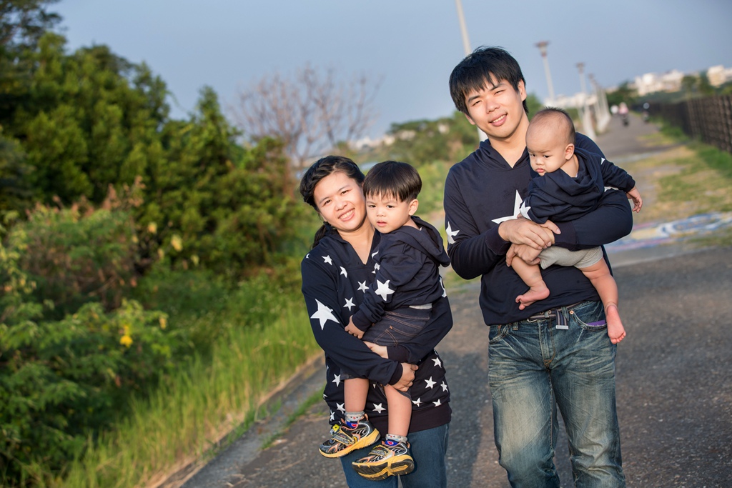 尹林全家福拍攝,阿斌師,台南全家福攝影,台南全家福,高雄全家福攝影,南部全家福攝影,高雄兒童攝影, 屏東兒童攝影,屏東兒童寫真, 嘉義全家福攝影,嘉義全家福拍寶寶,滿月拍,抓周,拍小孩,寶寶童話,全家福,到府拍攝,幸福時光,台南安平蚵灰窯,夕張所,紅樹林河堤2015-11-16-16h11m33.jpg 尹林全家福拍攝,阿斌師,台南全家福攝影,台南全家福,高雄全家福攝影,南部全家福攝影,高雄兒童攝影, 屏東兒童攝影,屏東兒童寫真, 嘉義全家福攝影,嘉義全家福拍寶寶,滿月拍,抓周,拍小孩,寶寶童話,全家福,到府拍攝,幸福時光,台南安平蚵灰窯,夕張所,紅樹林河堤2015-11-16-16h11m33.jpg