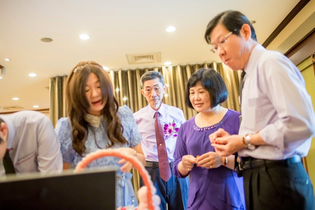 高雄婚攝 | 高雄寒軒飯店】 偉銘 佳霖 婚禮紀錄 婚攝 By 阿斌師,高雄婚攝,高雄婚禮紀錄,婚攝尹林婚禮,婚攝阿斌師,婚禮紀錄,婚禮錄影,南部婚攝,優質婚攝,口碑婚攝,結婚,迎娶, 高雄寒軒飯店,午宴2015-11-15-11h46m51.jpg 高雄婚攝 | 高雄寒軒飯店】 偉銘 佳霖 婚禮紀錄 婚攝 By 阿斌師,高雄婚攝,高雄婚禮紀錄,婚攝尹林婚禮,婚攝阿斌師,婚禮紀錄,婚禮錄影,南部婚攝,優質婚攝,口碑婚攝,結婚,迎娶, 高雄寒軒飯店,午宴2015-11-15-11h46m51.jpg