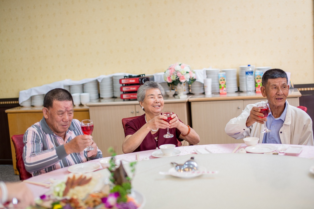 婚攝尹林,婚攝阿斌師,婚禮紀錄,北部婚攝,中部婚攝,南部婚攝,台北婚攝,台北婚禮紀錄,台中婚攝,台中婚禮紀錄,台南婚攝,台南婚禮紀錄,高雄婚攝,高雄婚禮紀錄,台東婚攝,雲林婚攝,虎尾婚攝,優質婚攝,口碑婚攝,結婚,訂婚,教堂婚禮,教會婚禮,海外婚禮,weddingday,非常婚禮,岡山海口味, 岡山海口味海鮮餐廳,板原,訂婚,午宴,溫馨互動,類婚紗拍攝,類婚紗2015-12-12-12h15m19.jpg