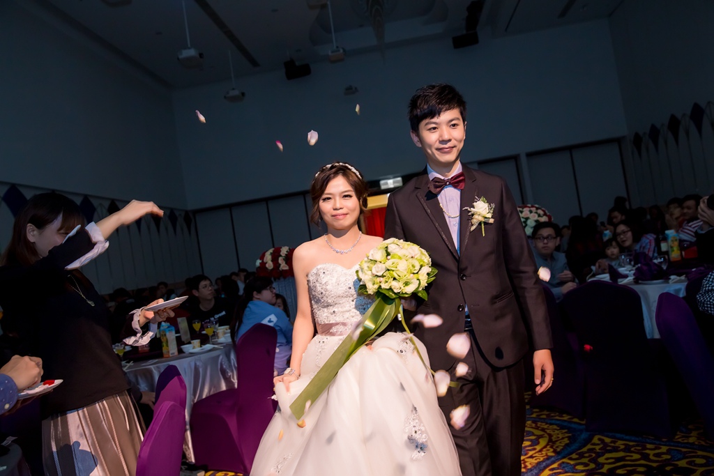 婚攝,台中婚攝,台中婚禮紀錄,婚攝尹林婚禮,婚攝阿斌師,婚禮紀錄,婚禮錄影,中部婚攝,彰化婚攝,彰化婚禮紀錄,苗栗婚攝,苗栗婚禮紀錄,優質婚攝,口碑婚攝,結婚,訂婚,臻愛婚宴會館,結婚,午宴2016-01-02-12h43m10.jpg 20婚攝,台中婚攝,台中婚禮紀錄,婚攝尹林婚禮,婚攝阿斌師,婚禮紀錄,婚禮錄影,中部婚攝,彰化婚攝,彰化婚禮紀錄,苗栗婚攝,苗栗婚禮紀錄,優質婚攝,口碑婚攝,結婚,訂婚,臻愛婚宴會館,結婚,午宴16-01-02-12h43m10.jpg