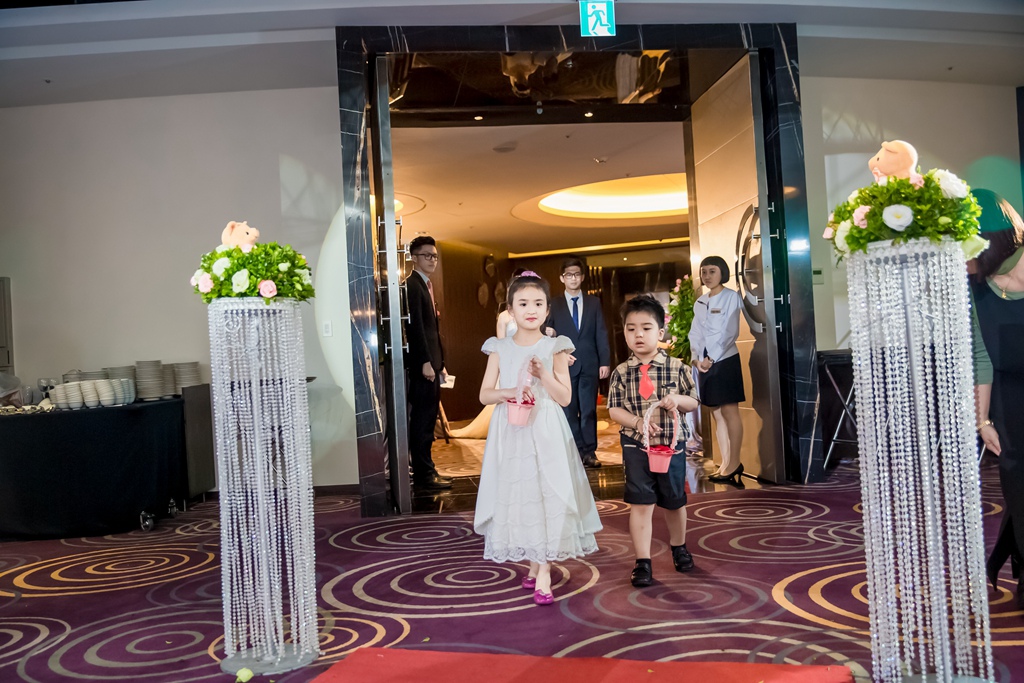 2婚攝尹林,婚攝阿斌師,婚禮紀錄,北部婚攝,中部婚攝,南部婚攝,台北婚攝,台北婚禮紀錄,台中婚攝,台中婚禮紀錄,台南婚攝,台南婚禮紀錄,高雄婚攝,高雄婚禮紀錄,優質婚攝,口碑婚攝,結婚,訂婚,教堂婚禮,教會婚禮,海外婚禮,weddingday,非常婚禮,台中金典酒店婚宴,台中金典酒店,台中金典酒店-栢麗廳016-04-30-19h07m46.jpg 2婚攝尹林,婚攝阿斌師,婚禮紀錄,北部婚攝,中部婚攝,南部婚攝,台北婚攝,台北婚禮紀錄,台中婚攝,台中婚禮紀錄,台南婚攝,台南婚禮紀錄,高雄婚攝,高雄婚禮紀錄,優質婚攝,口碑婚攝,結婚,訂婚,教堂婚禮,教會婚禮,海外婚禮,weddingday,非常婚禮,台中金典酒店婚宴,台中金典酒店,台中金典酒店-栢麗廳016-04-30-19h07m46.jpg