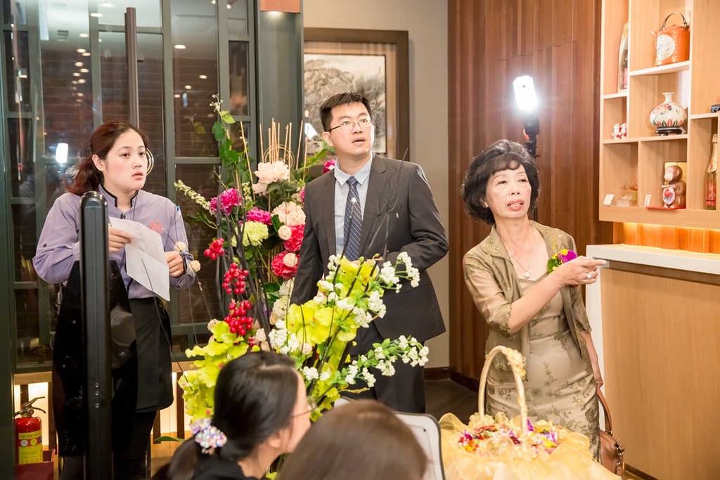 【 台南婚攝 | 錦霞樓 】 亮宗 淑雅 婚禮記錄 By 阿斌師台南婚攝,台南婚禮紀錄,婚攝尹林婚禮,婚攝阿斌師,婚禮紀錄,婚禮錄影,南部婚攝,優質婚攝,口碑婚攝,結婚,補請,錦霞樓,午宴2016-05-14-11h37m16.jpg 2016-05-14-11h37m16.jpg