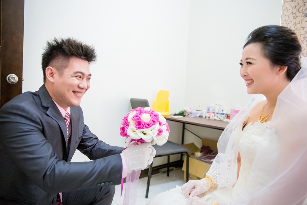 婚攝尹林,婚攝阿斌師,婚禮紀錄,北部婚攝,中部婚攝,南部婚攝,台北婚攝,台北婚禮紀錄,台中婚攝,台中婚禮紀錄,台南婚攝,台南婚禮紀錄,高雄婚攝,高雄婚禮紀錄,台東婚攝,雲林婚攝,虎尾婚攝,優質婚攝,口碑婚攝,結婚,訂婚,教堂婚禮,教會婚禮,海外婚禮,weddingday,非常婚禮,潮州聞香閣
,結婚,晚宴,浪漫進場,開心大合照
2016-10-30-14h27m24.jpg 婚攝尹林,婚攝阿斌師,婚禮紀錄,北部婚攝,中部婚攝,南部婚攝,台北婚攝,台北婚禮紀錄,台中婚攝,台中婚禮紀錄,台南婚攝,台南婚禮紀錄,高雄婚攝,高雄婚禮紀錄,台東婚攝,雲林婚攝,虎尾婚攝,優質婚攝,口碑婚攝,結婚,訂婚,教堂婚禮,教會婚禮,海外婚禮,weddingday,非常婚禮,潮州聞香閣
,結婚,晚宴,浪漫進場,開心大合照
2016-10-30-14h27m24.jpg