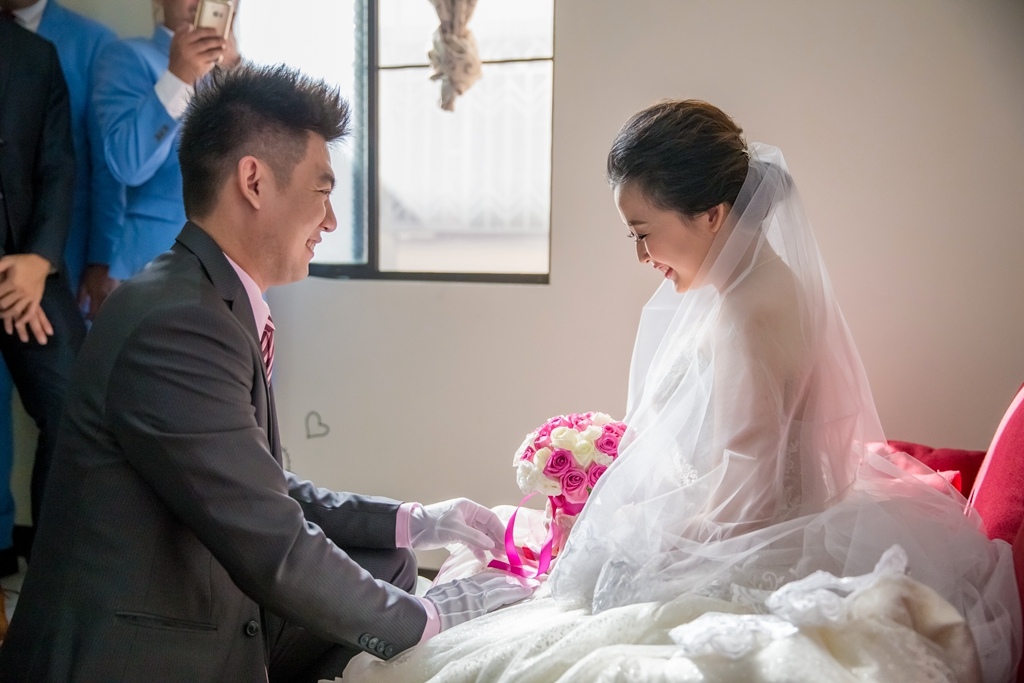 婚攝尹林,婚攝阿斌師,婚禮紀錄,北部婚攝,中部婚攝,南部婚攝,台北婚攝,台北婚禮紀錄,台中婚攝,台中婚禮紀錄,台南婚攝,台南婚禮紀錄,高雄婚攝,高雄婚禮紀錄,台東婚攝,雲林婚攝,虎尾婚攝,優質婚攝,口碑婚攝,結婚,訂婚,教堂婚禮,教會婚禮,海外婚禮,weddingday,非常婚禮,潮州聞香閣
,結婚,晚宴,浪漫進場,開心大合照
2016-10-30-14h33m17.jpg 婚攝尹林,婚攝阿斌師,婚禮紀錄,北部婚攝,中部婚攝,南部婚攝,台北婚攝,台北婚禮紀錄,台中婚攝,台中婚禮紀錄,台南婚攝,台南婚禮紀錄,高雄婚攝,高雄婚禮紀錄,台東婚攝,雲林婚攝,虎尾婚攝,優質婚攝,口碑婚攝,結婚,訂婚,教堂婚禮,教會婚禮,海外婚禮,weddingday,非常婚禮,潮州聞香閣
,結婚,晚宴,浪漫進場,開心大合照
2016-10-30-14h33m17.jpg